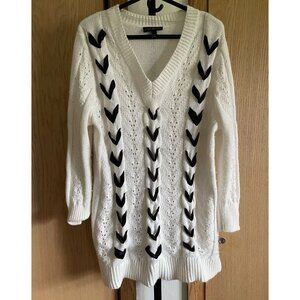 EUC Lane Bryant White & Black V-Neck Knit Sweater Dress